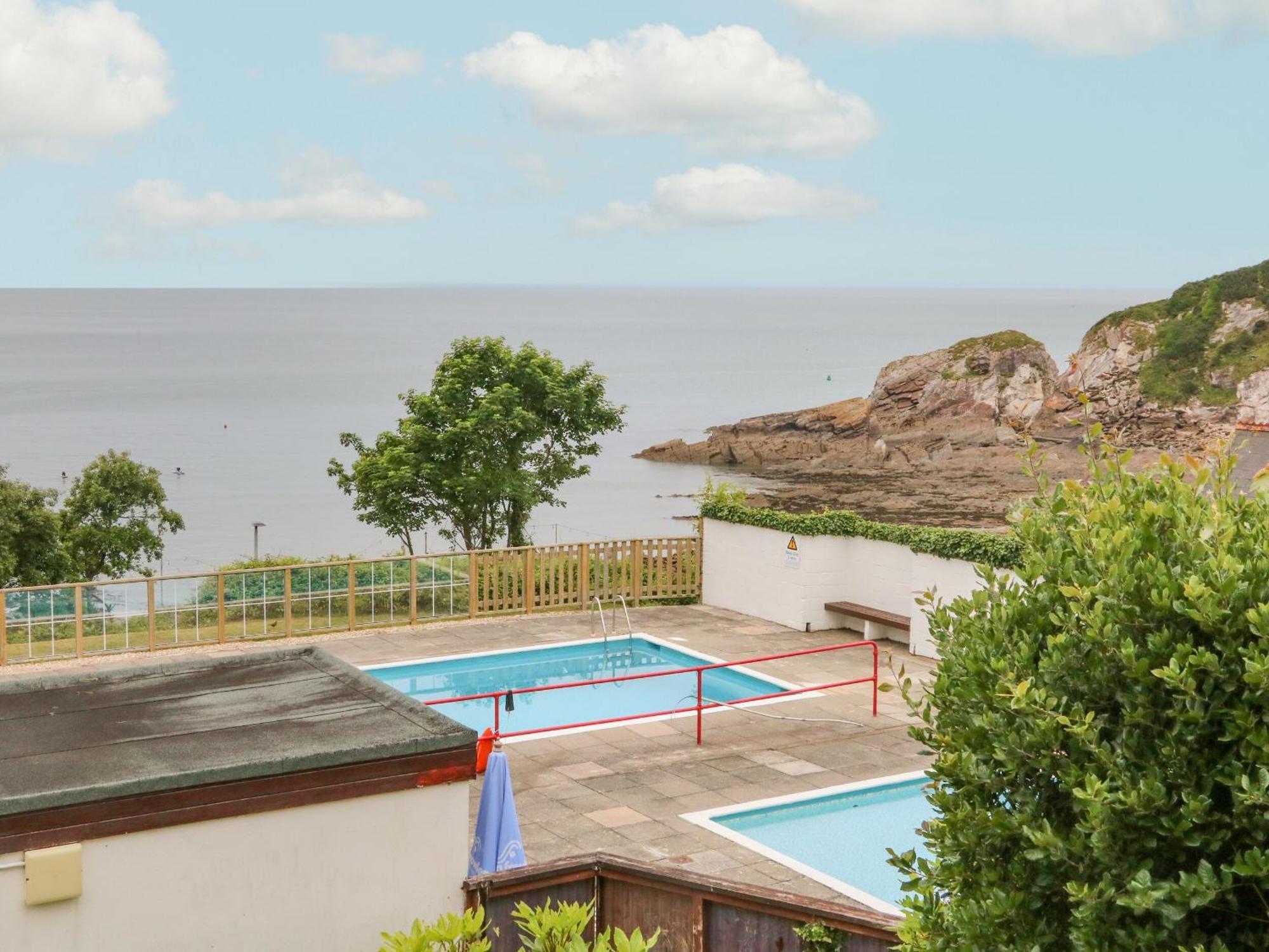 Ochenta * Combe Martin